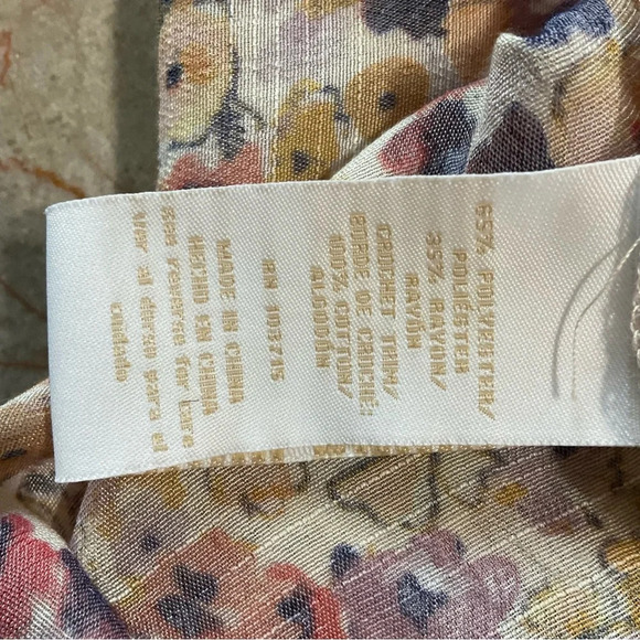 Hope & Harlow Floral Sleeveless Blouse. Size: L - Picture 11 of 11